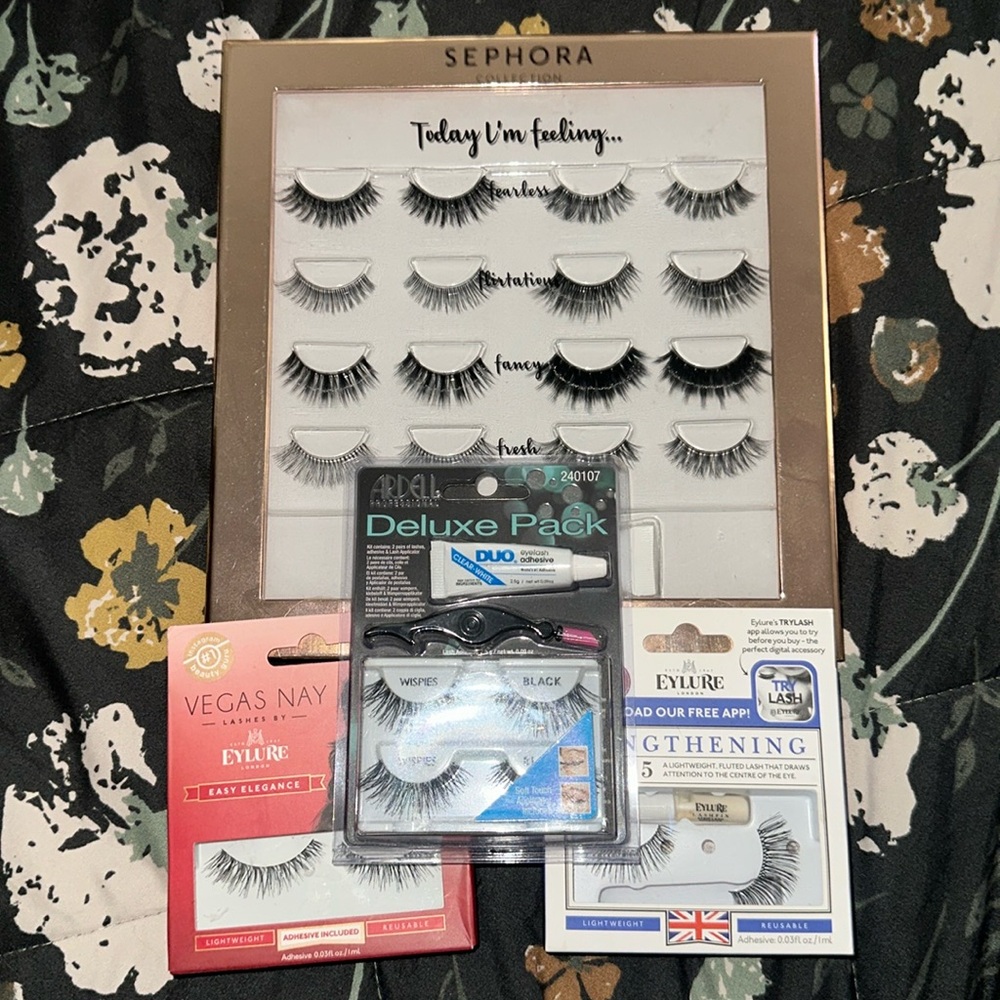 NIB Eyelash bundle 15 pairs